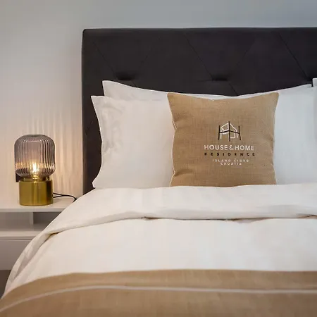 Town House Apartament
