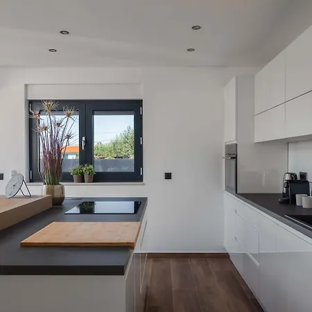 Town House Apartament *